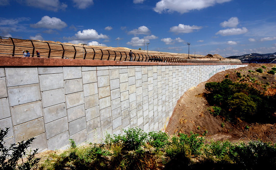 Muros Faber Structor