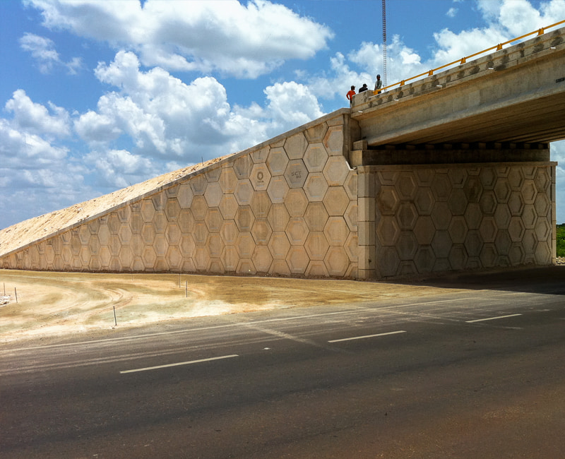 Muros Faber Structor